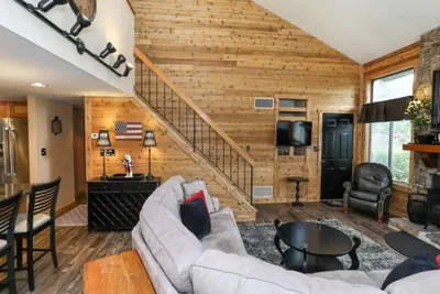 Photo 5 - Seven Springs 2 BR Premium Condo, Walk to Slopes