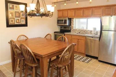 Photo 4 - Seven Springs 1 Bedroom Deluxe Condo, Pet Friendly!