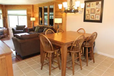 Photo 3 - Seven Springs 1 Bedroom Deluxe Condo, Pet Friendly!