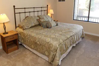 Photo 5 - Seven Springs 1 Bedroom Deluxe Condo, Pet Friendly!