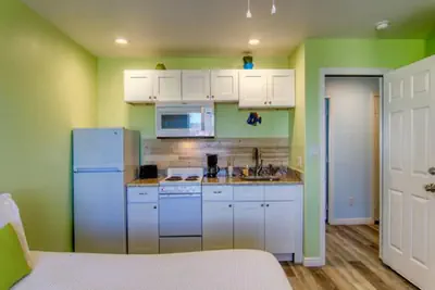 Photo 2 - BeachGate Condo Suites and Hotel - Hotel Effic 1 Queen