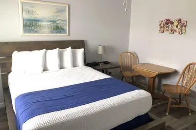 Photo 5 - BeachGate Condo Suites and Hotel - Hotel Effic 1 Queen