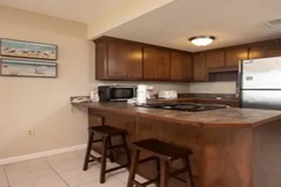 Photo 2 - Island Winds West 1 Bed 1 Bath Gulf Front High Sleeps 4