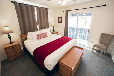 Photo 5 - Fawn Valley Inn: 202