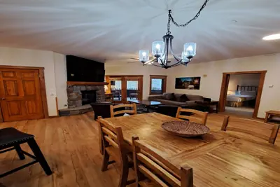 Photo 2 - Beautiful 2BR in River Run - Kids Ski Free!