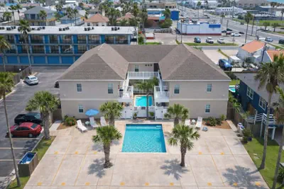 Photo 3 - 2BR 2 Kings, Steps to Beach, Entertainment SPI