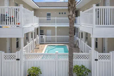 Photo 4 - 2BR 2 Kings, Steps to Beach, Entertainment SPI