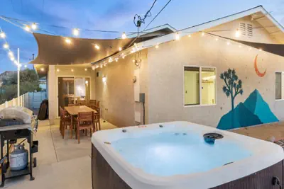 Photo 2 - Tangerine House - Hot Tub, Fire Pit, BBQ!