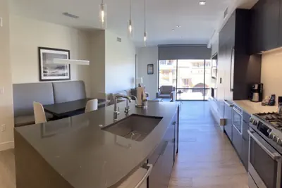 Photo 2 - Luxury 2 Bedroom Ski in Ski Out