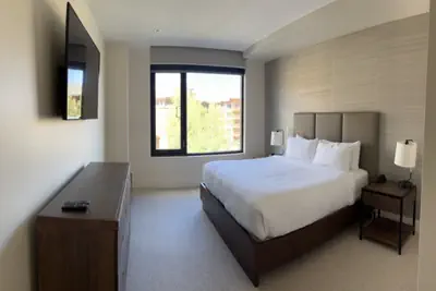 Photo 3 - Luxury 2 Bedroom Ski in Ski Out