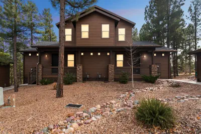 Photo 5 - Scenic Golf Retreat w/ Modern Comforts & Fireplace