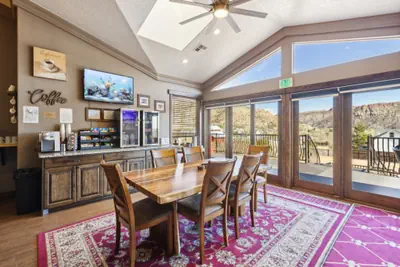 Photo 3 - Room 21- Grand Canyon