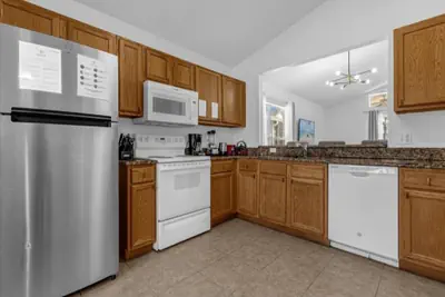 Photo 5 - 3 Bedrooms / 2 Bathrooms / Lake Berkley