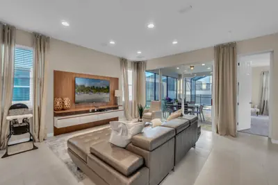 Photo 4 - Lavish 5 bed/5.5 for Unforgettable Family Moments