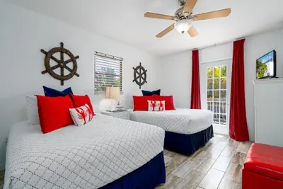 Photo 5 - 258 Lazy Lobster: Spacious 3BR w/ Pool & Private Decks