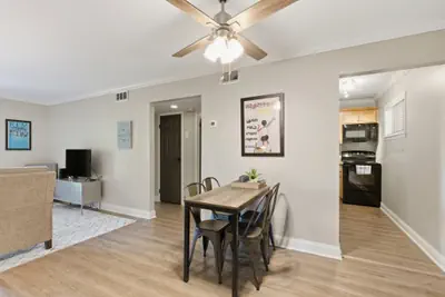 Photo 2 - Stadium Village Flat - Walk to DT & Stadium!