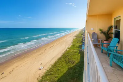 Photo 2 - Penthouse Beachfront Views Renovated