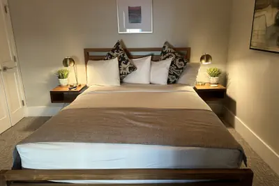 Photo 2 - Modern 1 Bed/1 Bath/ Downtown Pelham St