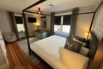 Photo 3 - Contemporary 1 Bed/ 1 Bath on Historic Pelham St