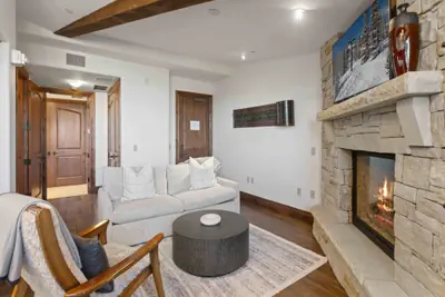 Photo 2 - Ski in/Ski Out, One bedroom condo