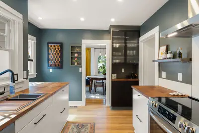 Photo 3 - Orchard Luxe - Modern Home in Walking Distance to UO