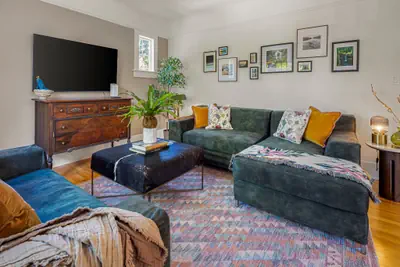 Photo 2 - Orchard Luxe - Modern Home in Walking Distance to UO