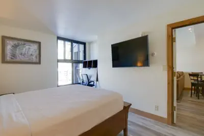 Photo 5 - Mountain Plaza 1 Bedroom Condo #610