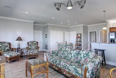 Photo 4 - BeachGate Condo Suites and Oceanfront Resort - Deluxe Suite 2 Bedroom #1