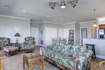 Photo 4 - BeachGate Condo Suites and Oceanfront Resort - Deluxe Suite 2 Bedroom #2