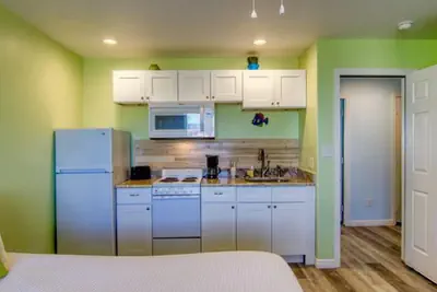 Photo 2 - BeachGate Condo Suites and Oceanfront Resort - King Condo