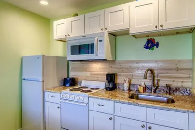 Photo 4 - BeachGate Condo Suites and Oceanfront Resort - King Condo