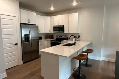 Photo 4 - Luxury Stay Meets Family Fun: Premier 1BR Retreat