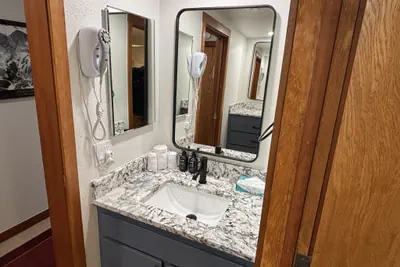 Photo 4 - Studio in Lakeside Village, Updated Kitchen & Bath