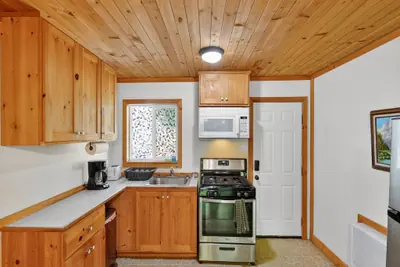 Photo 4 - Rouge Cobb Mountain Hotel - Cabin 1