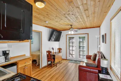 Photo 2 - Rouge Cobb Mountain Hotel - Cabin 2
