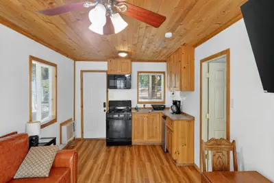 Photo 3 - Rouge Cobb Mountain Hotel - Cabin 2