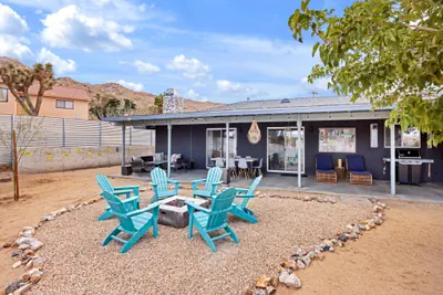 Photo 2 - Casa Cosmic - Hot Tub & Fire Pit