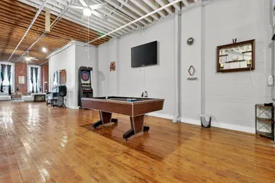 Photo 5 - New! Huge Downtown Loft - Game Room - Free Parking