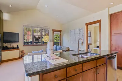 Photo 4 - Cache 2 Bedroom Townhome #2201