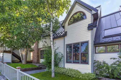 Photo 2 - Eira House