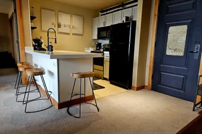 Photo 5 - Schweitzer PM: White Pine 410 Luxury 2BD