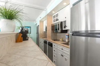 Photo 2 - Islander Beach Resort 504