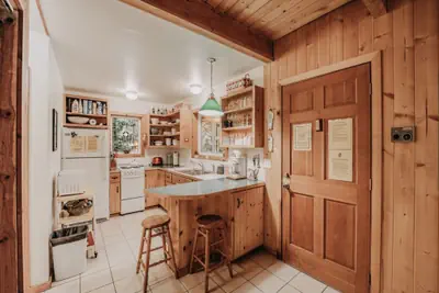 Photo 4 - 32MBR - BBQ - Pets Ok - Wood Stove - Sleeps 7