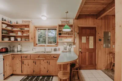 Photo 5 - 32MBR - BBQ - Pets Ok - Wood Stove - Sleeps 7