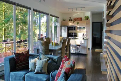 Photo 4 - 83MF - Lakeside - Hot Tub - WIFI - BBQ - Dock - Sleeps 4 NO PETS