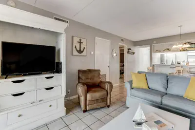 Photo 4 - Spacious Oceanfront Condo, Easy Access to Private Fishing Pier