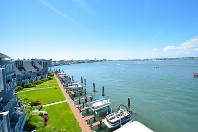 Photo 4 - Harbour Island 406K