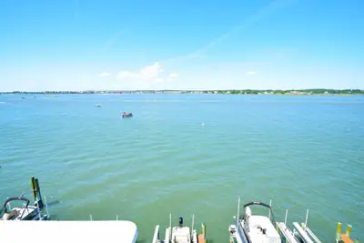 Photo 3 - Harbour Island 406K