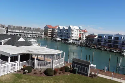 Photo 4 - Harbour Island 46G