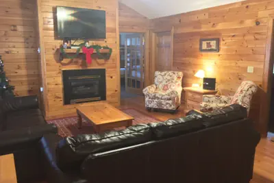 Photo 4 - Homey Chalet perfect for your Mountain Retreat